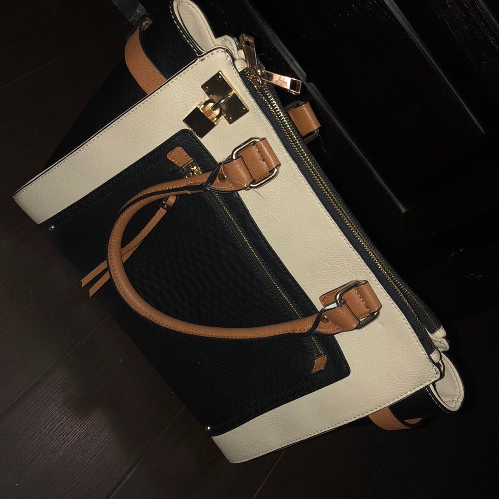 Aldo Tote